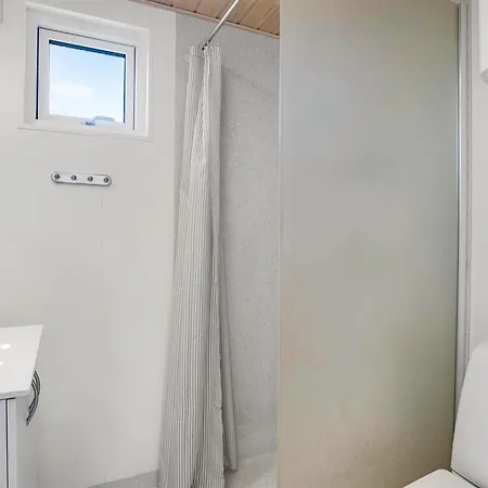 Alisia - 900m From The Sea By Interhome